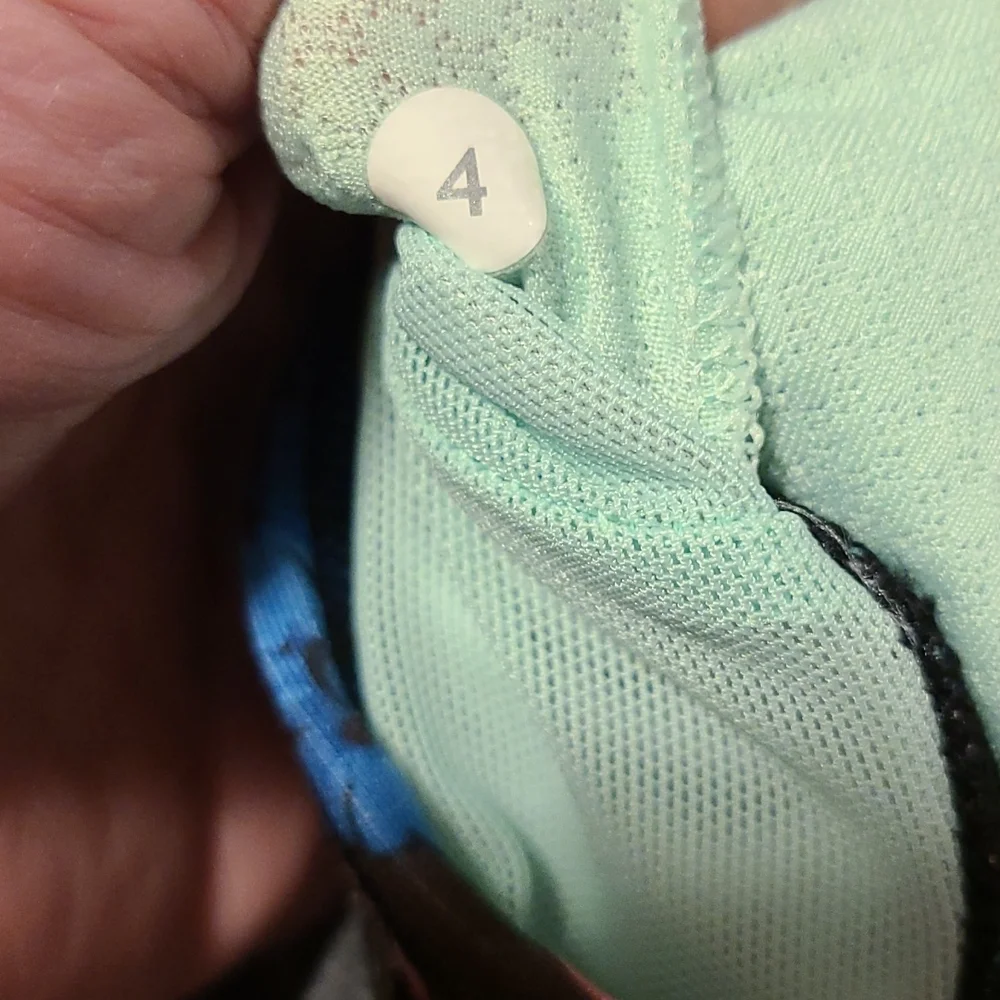 💀Lululemon Roll Out Tank in Heathered Black / Petal Pop Multi / Black - Picture 8 of 14